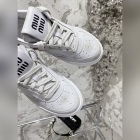 Бег по цене Miu 2023 Новая модель Популярная модель «грязные» туф