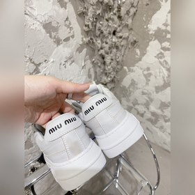 Бег по цене Miu 2023 Новая модель Популярная модель «грязные» туф
