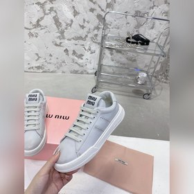 Бег по цене Miu 2023 Новая модель Популярная модель «грязные» туф