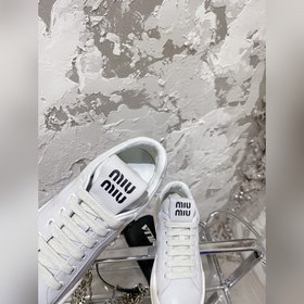 Бег по цене Miu 2023 Новая модель Популярная модель «грязные» туф