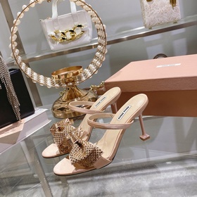 Обновленная модель miumiu весна-лето 2023. Эти сандалии действите