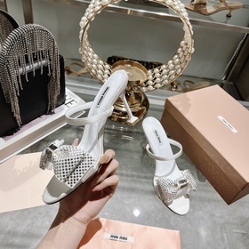 Обновленная модель miumiu весна-лето 2023. Очень красивые сандали