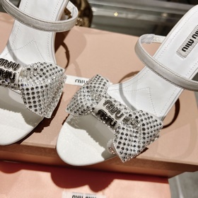 Обновленная модель miumiu весна-лето 2023. Очень красивые сандали
