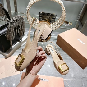 Обновленная модель miumiu весна-лето 2023 года. Простые туфли с к