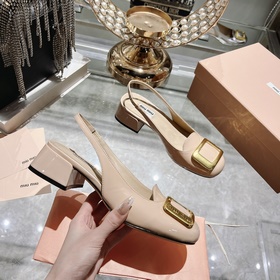 Обновленная модель miumiu весна-лето 2023 года. Простые туфли с к