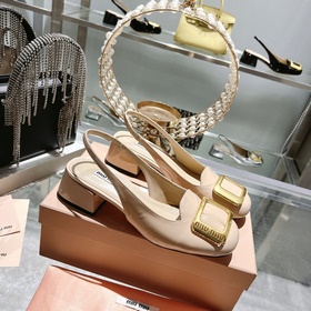 Обновленная модель miumiu весна-лето 2023 года. Простые туфли с к
