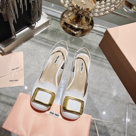 Обновленная модель miumiu весна-лето 2023 года. Простые туфли с к