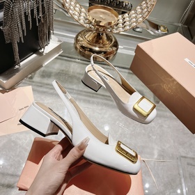 Обновленная модель miumiu весна-лето 2023 года. Простые туфли с к