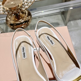 Обновленная модель miumiu весна-лето 2023 года. Простые туфли с к