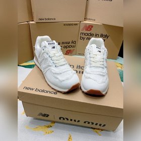 Совместная модель кроссовок 574 появилась в продаже на официальны