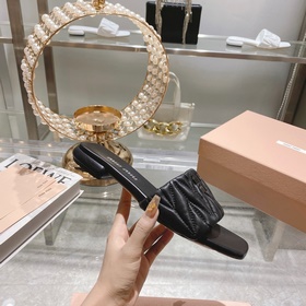 Miu*Miu 2023 весенне-летняя коллекция модных тапочек. 1：1 копия, 