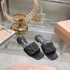 Miu*Miu 2023 весенне-летняя коллекция модных тапочек. 1：1 копия, 
