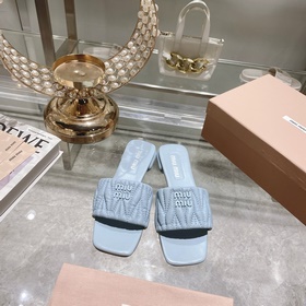 Miu*Miu 2023 весенне-летняя коллекция модных тапочек. 1：1 копия,