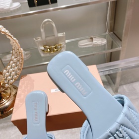 Miu*Miu 2023 весенне-летняя коллекция модных тапочек. 1：1 копия, 