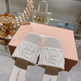 Miu*Miu 2023 весенне-летняя коллекция модных тапочек. 1：1 копия, 