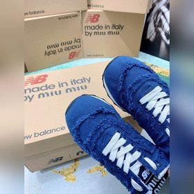 Совместная модель кроссовок 574 поступила в продажу на официальны