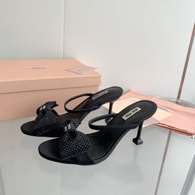 Модные сандалии miumiu весна-лето 2023 года из высококачественног
