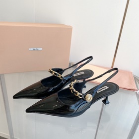 Модные туфли miumiu весна 2023, туфли с заостренным носком, тонки