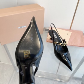 Модные туфли miumiu весна 2023, туфли с заостренным носком, тонки