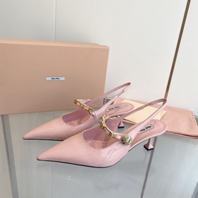 Модные туфли miumiu ранней весны 2023 года, туфли с заостренным н