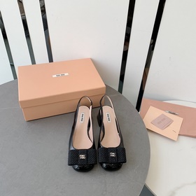 23 Обновленная модель miumiu 23 с тонким каблуком и широким каблу