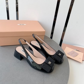 23 Обновленная модель miumiu 23 с тонким каблуком и широким каблу