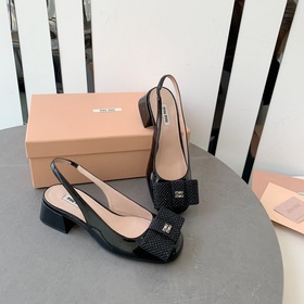 23 Обновленная модель miumiu 23 с тонким каблуком и широким каблу