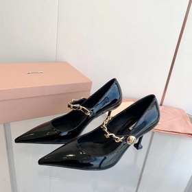 Модные туфли miumiu весна 2023, туфли с заостренным носком, тонки