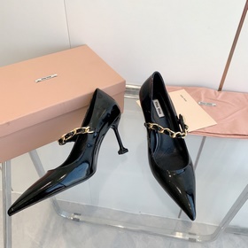 Модные туфли miumiu весна 2023, туфли с заостренным носком, тонки