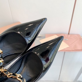 Модные туфли miumiu весна 2023, туфли с заостренным носком, тонки