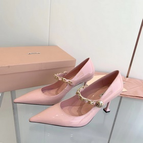Модные туфли miumiu весна 2023, туфли с заостренным носком и тонк