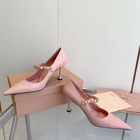 Модные туфли miumiu весна 2023, туфли с заостренным носком и тонк