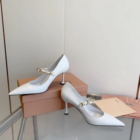 Модные туфли miumiu ранней весны 2023 года, туфли с заостренным н