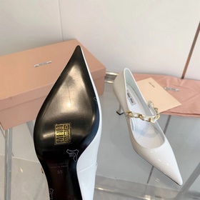 Модные туфли miumiu ранней весны 2023 года, туфли с заостренным н