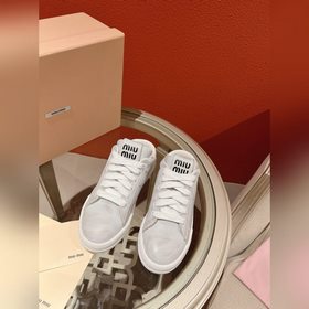 Топовая версия. Лучшая модель этого года от Miu. Новейшая популяр