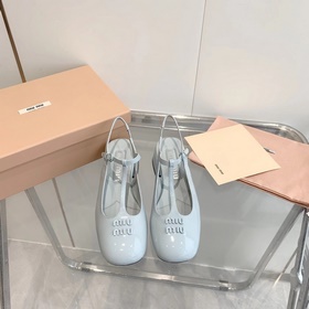 Обновленная версия miumiu весна-лето 2023 года： туфли-лодочки с к
