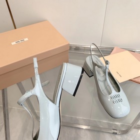 Обновленная версия miumiu весна-лето 2023 года： туфли-лодочки с к
