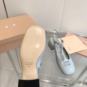 Обновленная версия miumiu весна-лето 2023 года： туфли-лодочки с к