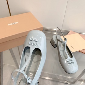 Обновленная версия miumiu весна-лето 2023 года： туфли-лодочки с к
