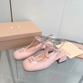 Обновленная версия miumiu весна-лето 2023 года： туфли-лодочки с к