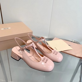 Обновленная версия miumiu весна-лето 2023 года： туфли-лодочки с к