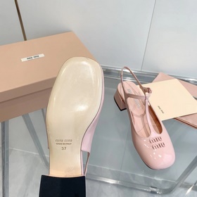 Обновленная версия miumiu весна-лето 2023 года： туфли-лодочки с к