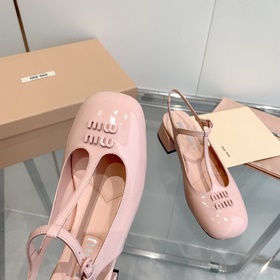 Обновленная версия miumiu весна-лето 2023 года： туфли-лодочки с к