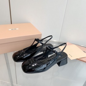 Обновленная версия miumiu весна-лето 2023 года： туфли-лодочки с к