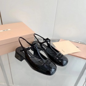 Обновленная версия miumiu весна-лето 2023 года： туфли-лодочки с к