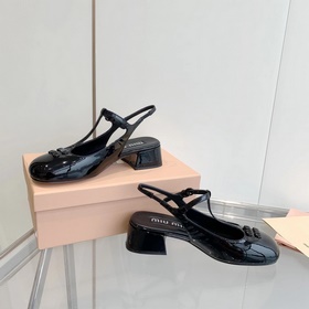 Обновленная версия miumiu весна-лето 2023 года： туфли-лодочки с к