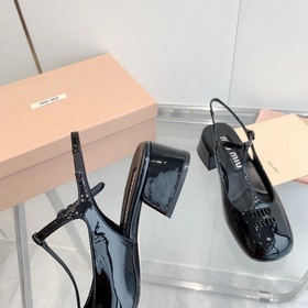 Обновленная версия miumiu весна-лето 2023 года： туфли-лодочки с к