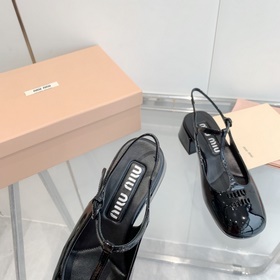 Обновленная версия miumiu весна-лето 2023 года： туфли-лодочки с к