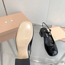 Обновленная версия miumiu весна-лето 2023 года： туфли-лодочки с к