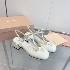 Обновленная версия miumiu весна-лето 2023 года： туфли-лодочки с к